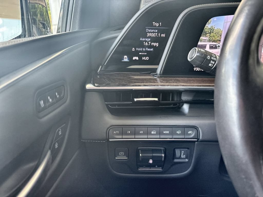 Certified 2021 Cadillac Escalade Sport Platinum AWD/4WD image 17