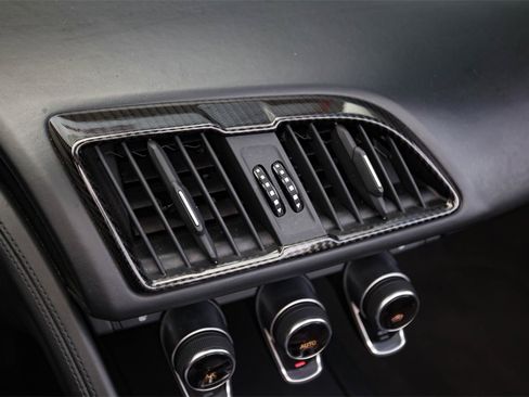 Used 2018 Audi R8 V10 plus image 34