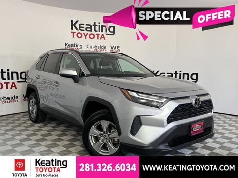 Used 2025 Toyota RAV4 XLE AWD/4WD image 2