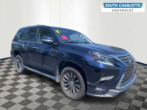 Used 2023 Lexus GX 460 Premium w/ Accessory Package AWD/4WD image 3