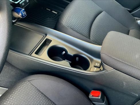Used 2020 Toyota Prius LE FWD image 16