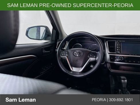 Used 2016 Toyota Highlander Limited image 11