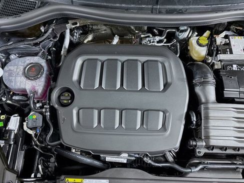 New 2025 Volkswagen Tiguan SE image 31