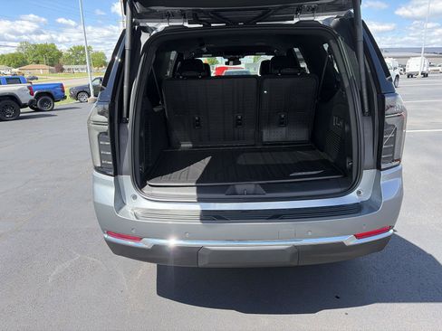 New 2026 Chevrolet Suburban LT w/ Comfort Package AWD/4WD image 6