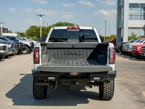 Used 2018 GMC Sierra 1500 SLT AWD/4WD image 10