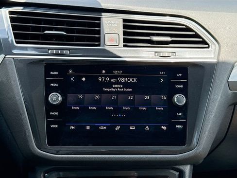 Used 2024 Volkswagen Tiguan SE R-Line FWD image 31