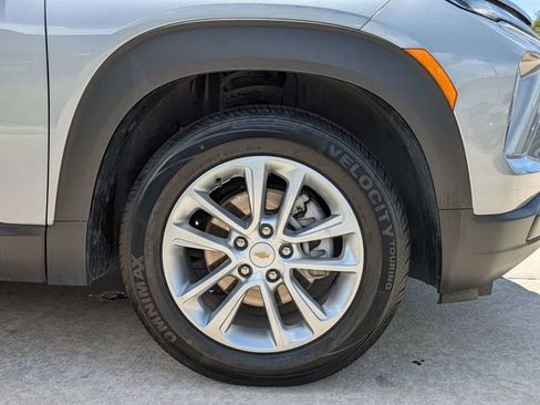 Used 2024 Chevrolet TrailBlazer LS FWD image 12