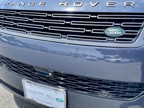Certified 2025 Land Rover Range Rover Sport AWD/4WD image 32