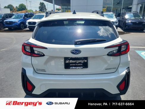 Used 2024 Subaru Crosstrek 2.0i Premium AWD/4WD image 3