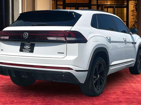 Used 2025 Volkswagen Atlas Cross Sport SEL R-Line AWD/4WD image 12