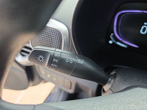 Used 2025 Kia Soul LX w/ LX Technology Package FWD image 22