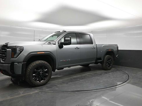 New 2026 GMC Sierra 2500 AT4 AWD/4WD image 4