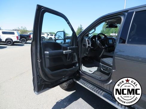 Used 2018 Ford F350 Lariat w/ Lariat Ultimate Package AWD/4WD image 24