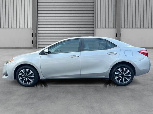 Used 2017 Toyota Corolla LE FWD image 2
