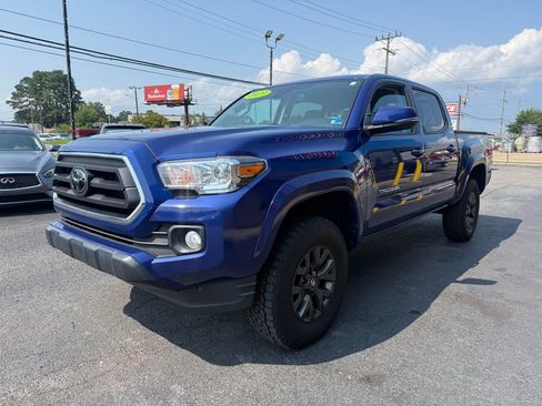 Used 2023 Toyota Tacoma SR5 AWD/4WD image 3