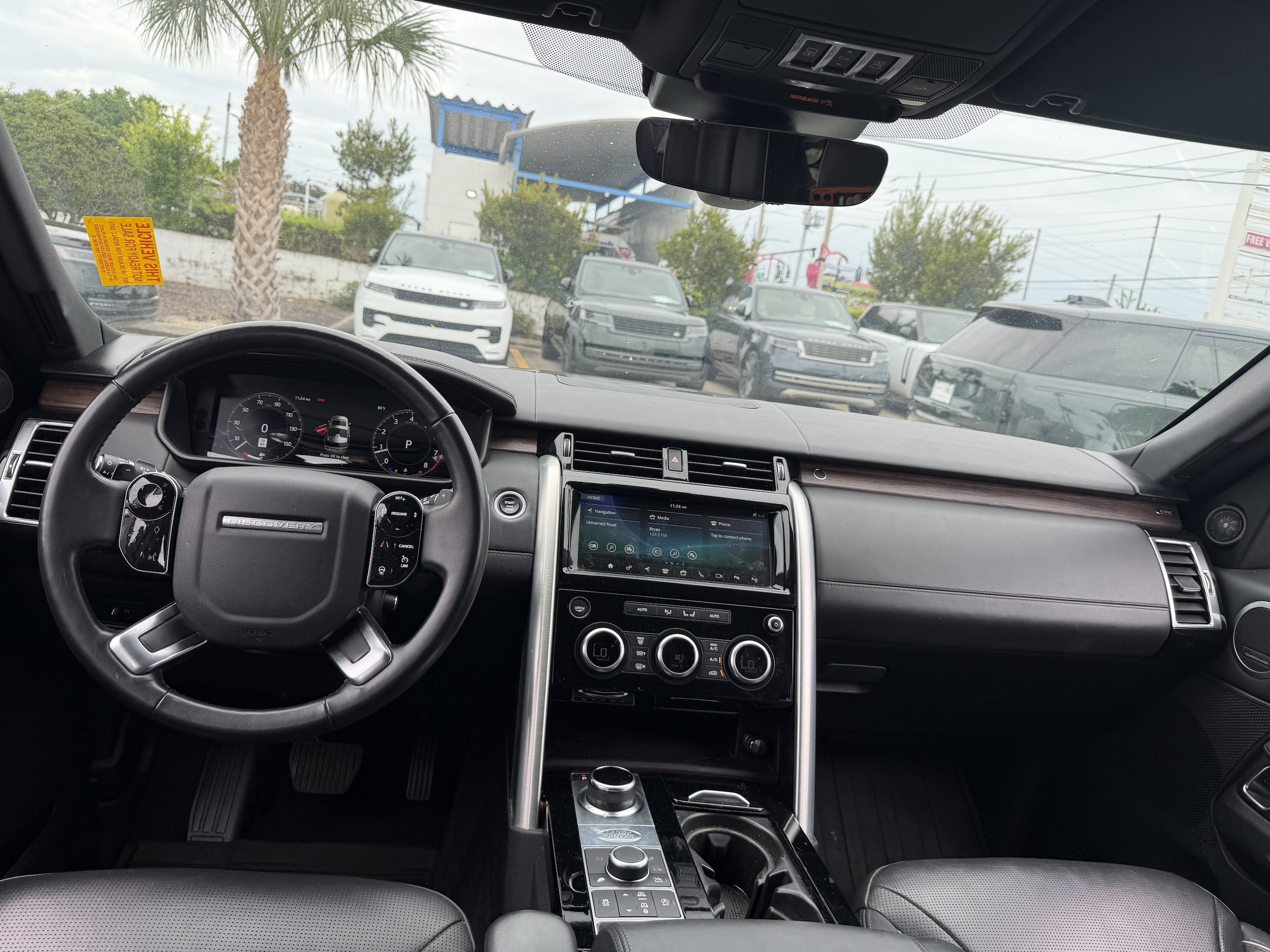 Used 2020 Land Rover Discovery HSE Luxury AWD/4WD image 5