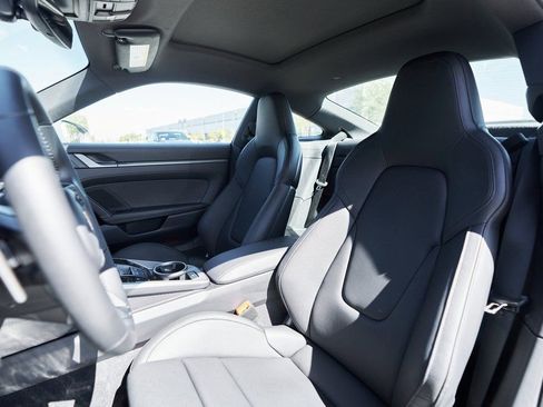 Used 2024 Porsche 911 Carrera 4S w/ Premium Package image 40