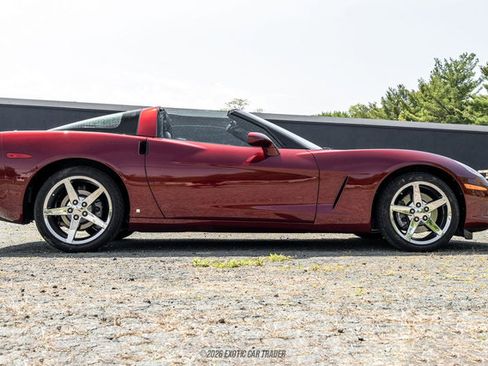 Used 2007 Chevrolet Corvette Coupe w/ Preferred Equipment Group RWD image 9