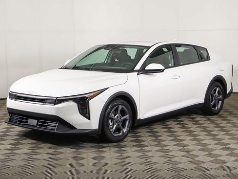 Used 2025 Kia K4 FWD image 7
