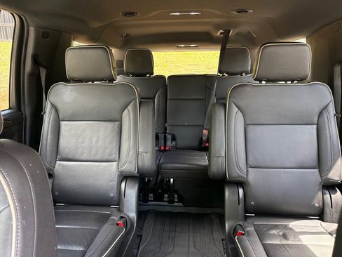 Used 2021 Chevrolet Suburban Premier AWD/4WD image 32