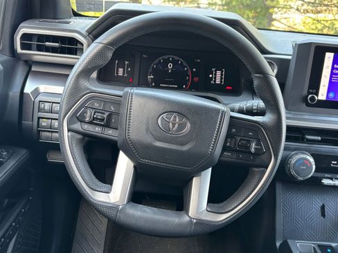 Used 2025 Toyota 4Runner SR5 RWD image 27