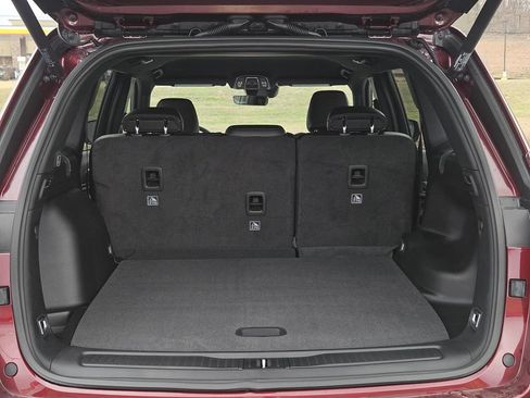 New 2026 Jeep Grand Cherokee Altitude RWD image 9