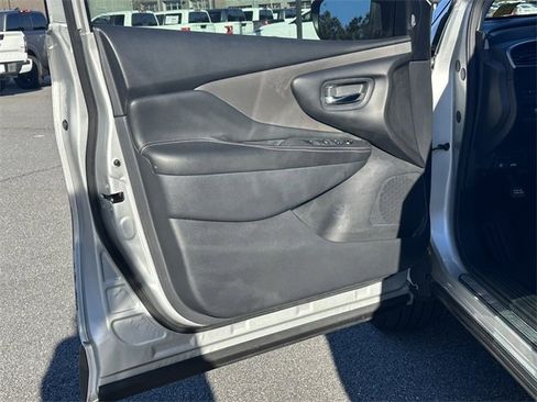 Certified 2022 Nissan Murano SV w/ Cargo Package image 11