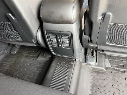 Used 2021 Jeep Grand Cherokee Laredo AWD/4WD image 45