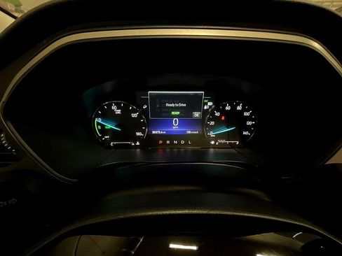 Used 2022 Ford Escape SE w/ SE Sport Appearance Package image 6