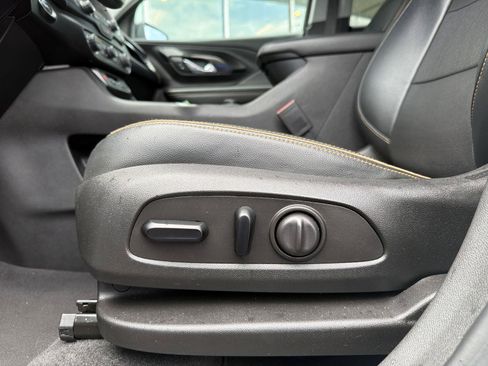Used 2023 GMC Terrain AT4 AWD/4WD image 15