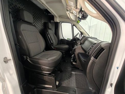 Used 2025 RAM ProMaster 2500 w/ U-Haul Equipment Group FWD image 22
