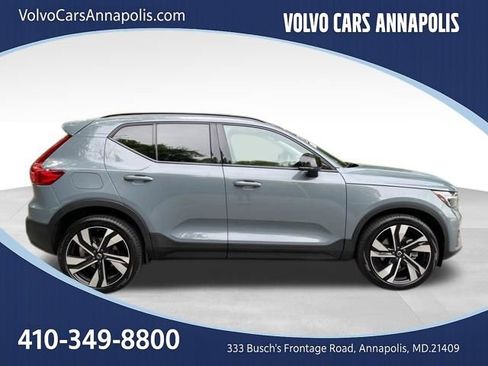 Certified 2023 Volvo XC40 B5 Plus w/ Climate Package image 9