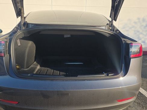 Used 2023 Tesla Model 3 Standard Range image 11