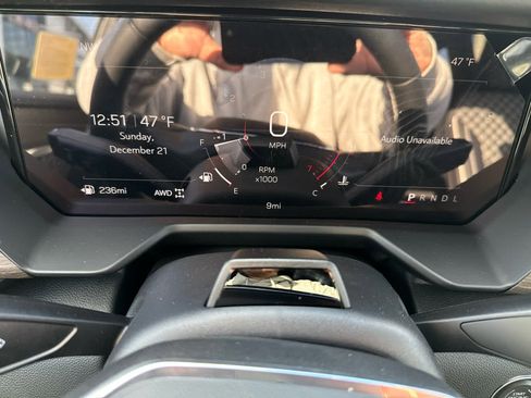 New 2026 GMC Acadia Denali w/ Super Cruise Package image 19