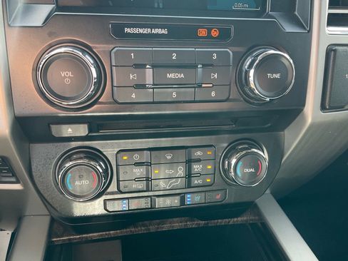 Used 2017 Ford F250 Lariat w/ Chrome Package AWD/4WD image 10