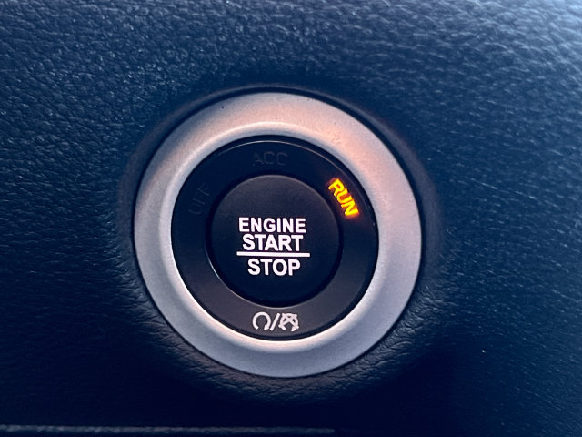Used 2025 Chrysler Pacifica Select FWD image 33