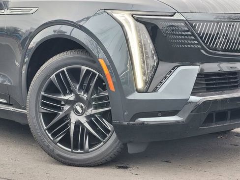 New 2025 Cadillac Escalade IQ Sport 2 w/ LPO, ONYX Package image 3