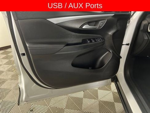 Used 2024 Buick Envista Preferred w/ Convenience I Package image 11