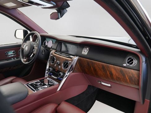 Certified 2020 Rolls-Royce Cullinan AWD/4WD image 39