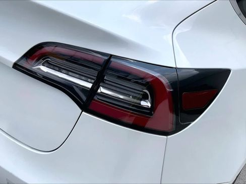 Used 2020 Tesla Model 3 Standard Range Plus image 32