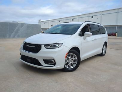Used 2022 Chrysler Pacifica Touring-L