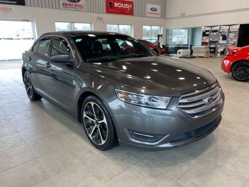 Used 2016 Ford Taurus SEL w/ Equipment Group 201A image 7