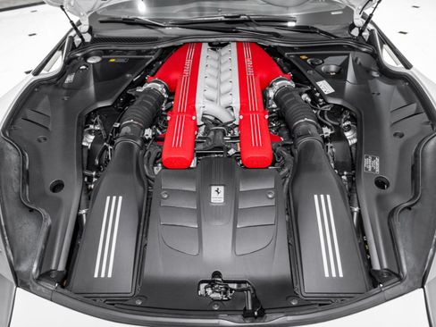 Used 2017 Ferrari F12 Berlinetta RWD image 13
