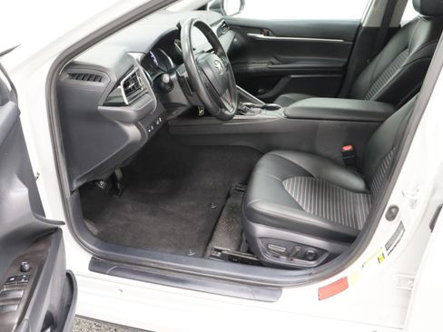 Used 2023 Toyota Camry SE image 14