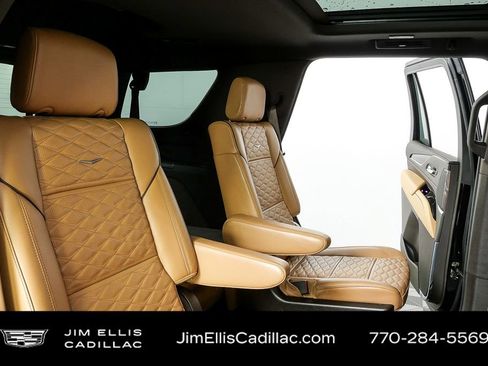 Used 2023 Cadillac Escalade Sport w/ LPO, ONYX Package image 24