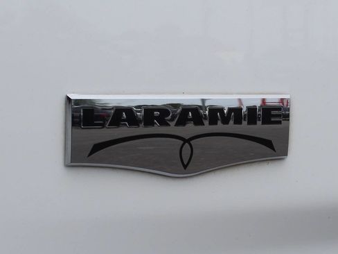 Used 2018 RAM 1500 Laramie w/ Convenience Group image 8