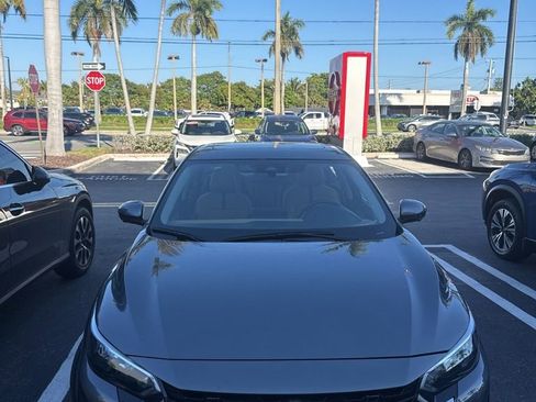 Certified 2025 Nissan Sentra SV w/ SV Premium Package image 3