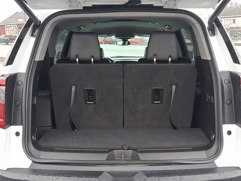 Used 2023 GMC Acadia AT4 image 35