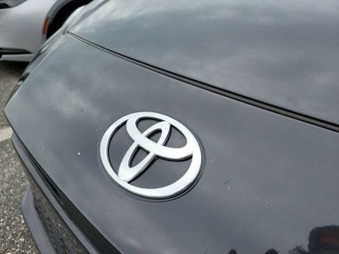 Used 2025 Toyota Camry SE FWD image 11