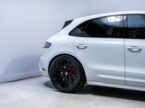 Used 2023 Porsche Macan GTS AWD/4WD image 11